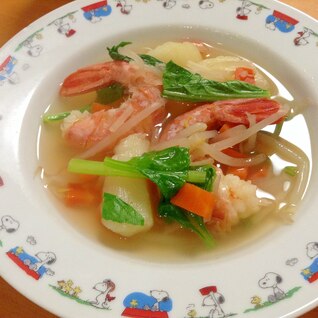 海老と野菜のコンソメスープ